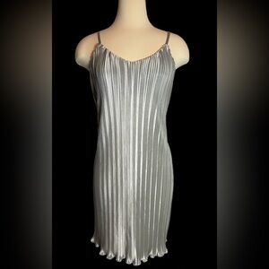 NWT Rachel Zoe Metallic Platinum/ Silver Pleated Dress Size XS